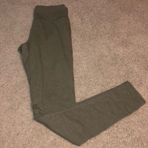 NEVER WORN VINTAGE GREEN AERIE LEGGINGS